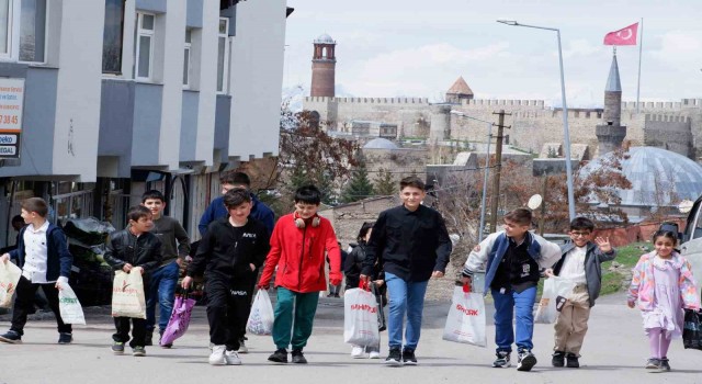 Erzurumda çocukların vazgeçemediği bir gelenek: Arafalık