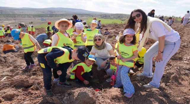 Eskişehirde 3 bin fidan toprakla buluştu