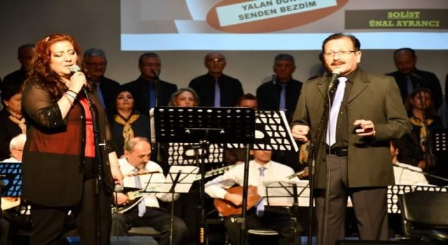 Eskişehirde Kurtuluş Türk Halk Müziği Korosu konseri