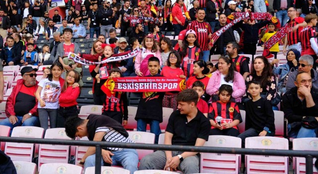 Eskişehirspor taraftarı takımını 7den 70e her sonuca rağmen destekliyor