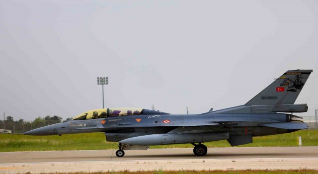 F-16lar, pilotların kumandasında vatanı koruyor