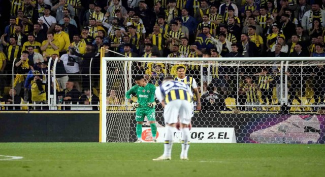 Fenerbahçe iç sahada son 7 maçta kalesini gole kapatamadı