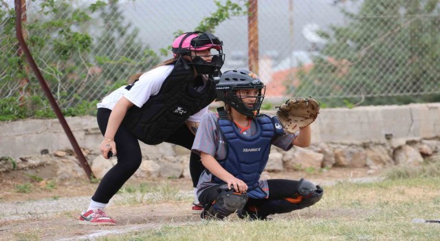 Fethiyede Softbol Türkiye Şampiyonası başladı