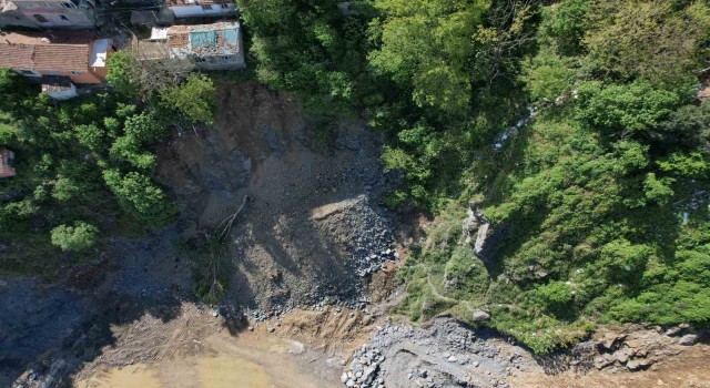 Gaziosmanpaşadaki heyelan bölgesinin son durumu havadan görüntülendi