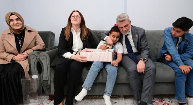 Görgel’den, Depremde Ailesini Kaybeden Vatandaşlara Ziyaret