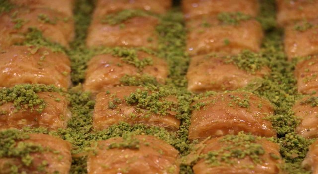 Hacıbaba Pastaneleri Diyarbakırda bayram sürecinde 30 ton tatlı sattı