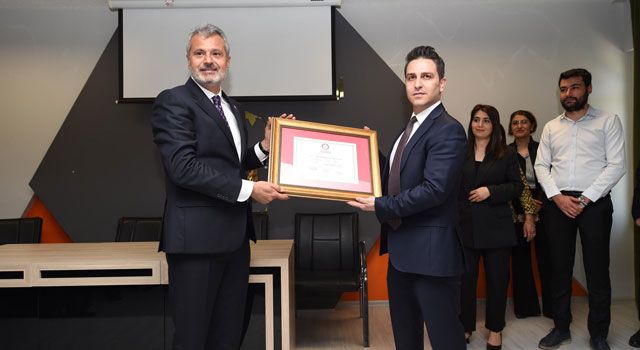 Hatay Büyükşehir Belediye Başkanı Mehmet Öntürk, Mazbatasını Aldı