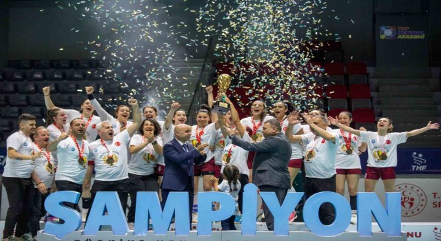 Hentbol Kadınlar 1. Liginde Ortahisar Belediyesi şampiyon oldu