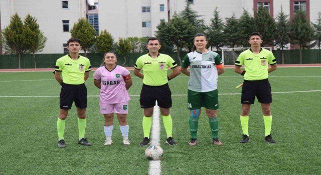 Horozkentspor Süper Ligi 1 puanla kaçırdı