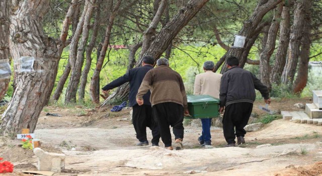 İntihar eden katil zanlısının cenazesi köyde istenmeyince başka yerde defin edildi