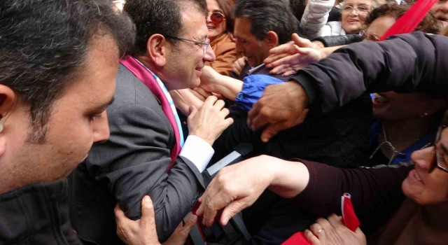 İstanbul Büyükşehir Belediye Başkanı İmamoğlu Trabzonda bayramlaşma programına katıldı