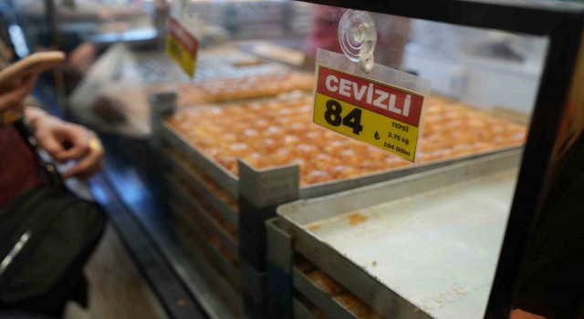 İstanbulda ucuz baklava kuyruğu