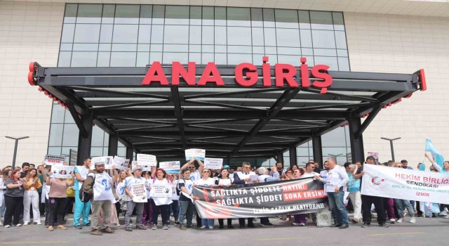İzmirde sağlık çalışanlarına şiddette meslektaşlarından tepki