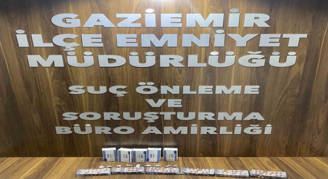 İzmirde suçüstü yakalanan 2 zehir taciri tutuklandı