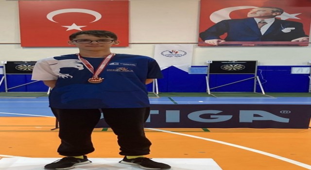 İznikli dart sporcusu Toprak Aras milli takımda