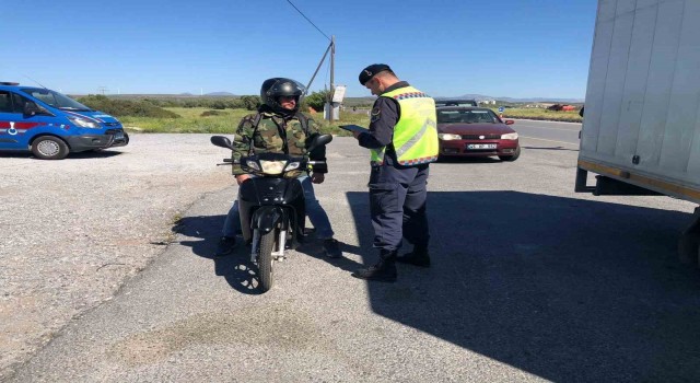 Jandarma kask kullanımının önemine dikkat çekti