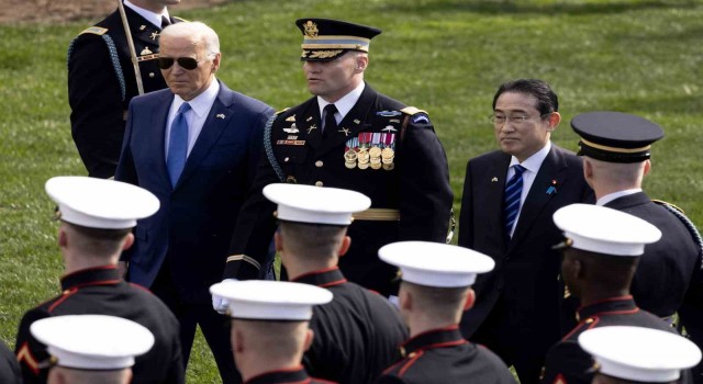 Japonya Başbakanı Kishida, ABD Başkanı Biden ile bir araya geldi