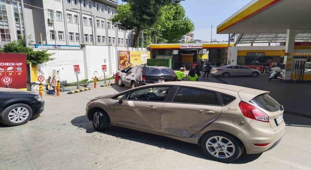 Kadıköyde sürücü ortalığı birbirine kattı