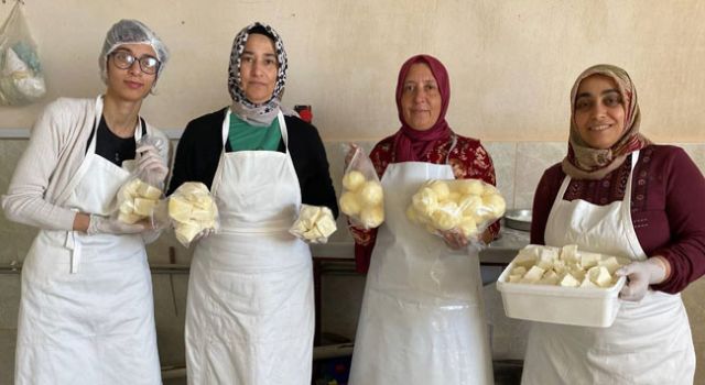 Kadınlar Bir Araya Gelerek Hayvan Çiftliği Kurdu