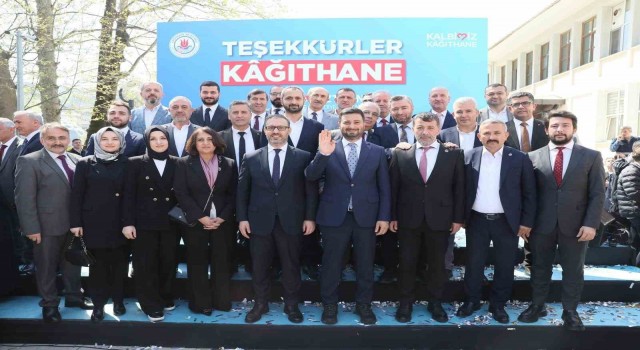 Kağıthanede seçimlerden galibiyetle çıkan Öztekin yeni dönem için mazbatasını aldı