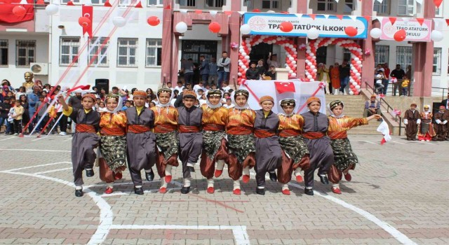 Kahtada 23 Nisan coşku ile kutlandı