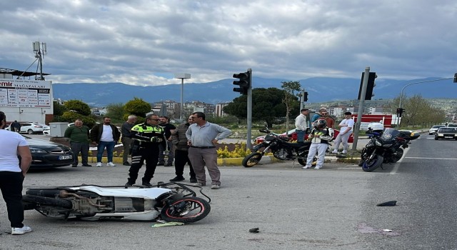 Kamyonla çarpışan motosiklet sürücüsü hayatını kaybetti