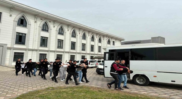 Kar maskesi takıp 19 yaşındaki genci öldüren 2 şahıs tutuklandı