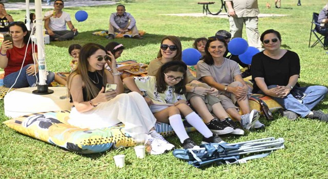 Kent sakinleri Komşu Sahnesinde bir araya geldi