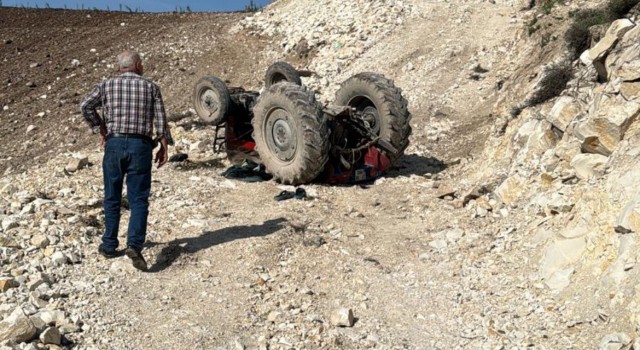 Kiliste traktör devrildi: 1 ölü