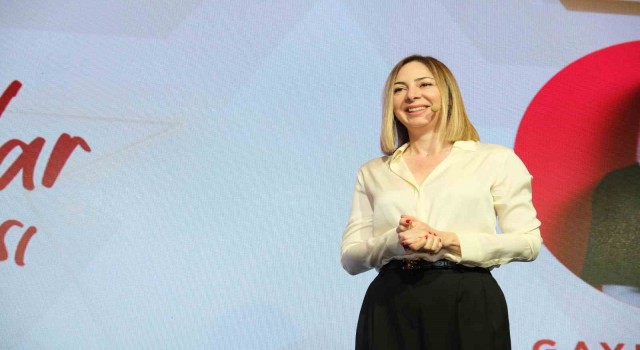 Kız Kardeşim Projesinin yıldızları ödülleriyle buluştu