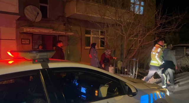 Kontrolden çıkan otomobil bahçeye uçtu