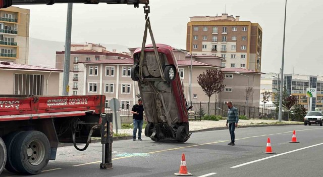 Kontrolden çıkan otomobil takla attı: 2 yaralı