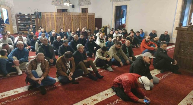 Kosovada bayram namazı kılındı