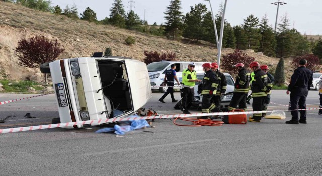 Kullandığı minibüsün altında kalan sürücü hayatını kaybetti