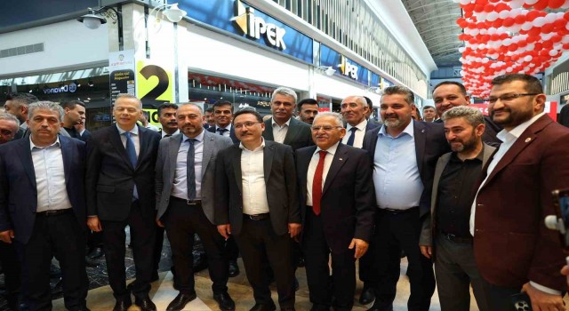 KumsMallda Mobilyada Moda Show başladı