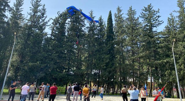 Kurtuluş Kutlamalarında Paraşüt Pilotu Heyecan Yarattı!