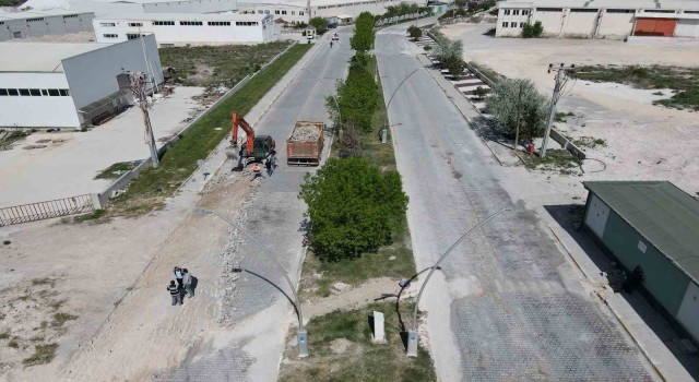 Kütahya OSBde yol yenileme çalışmaları başladı