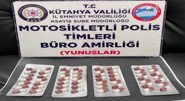 Kütahyada 2 kişinin üzerinde uyuşturucu hap ele geçirildi