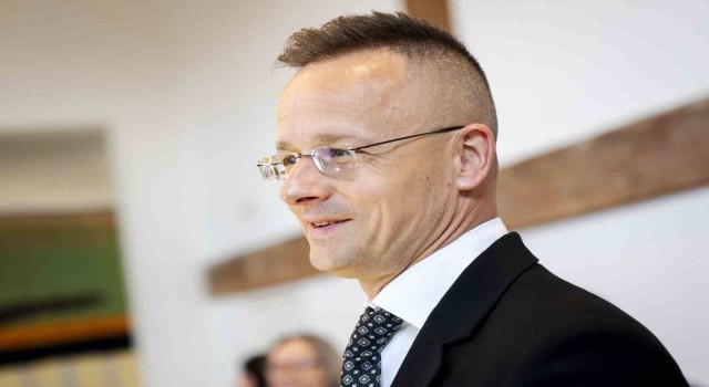Macaristan Dışişleri Bakanı Szijjarto: “Brükselde yeni bir dünya savaşı hazırlığı yapılıyor”