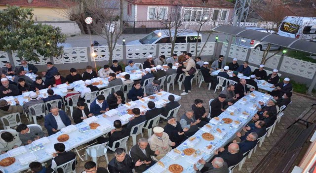 Mahallede imece usulü iftar