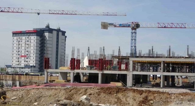Malatya çarşı merkezinde inşaatlar yükseliyor