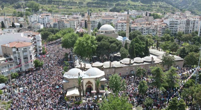 Manisada on binlerce el şifaya uzandı