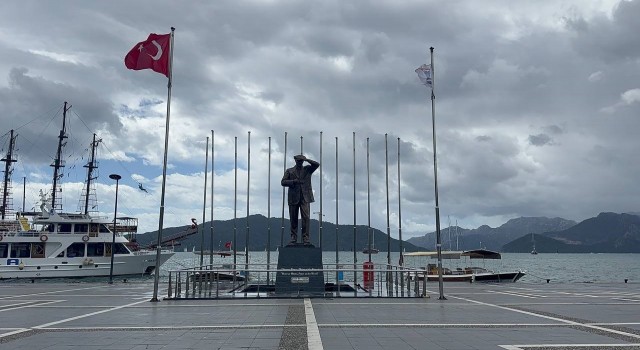 Marmariste Nisan yağmurları yüzünü gösterdi
