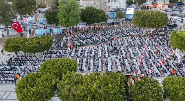 Mersin’de Ramazan Ayı Boyunca İftar Sofraları Kuruldu
