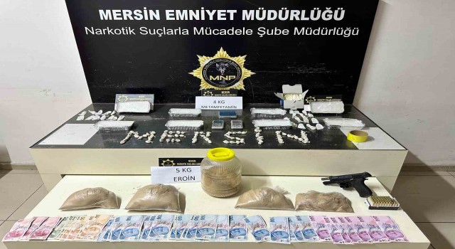 Mersinde uyuşturucu operasyonu: Paket paket eroin çıktı, 4 kişi yakalandı