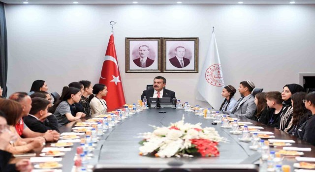 Milli Eğitim Bakanı Tekin, Türki Cumhuriyetlerden gelen çocukları kabul etti
