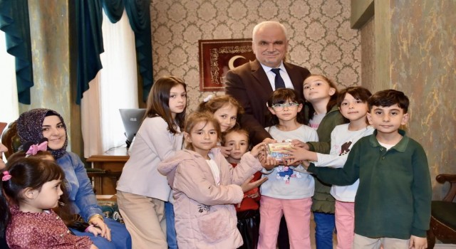 Minik öğrencilerden Filistine destek