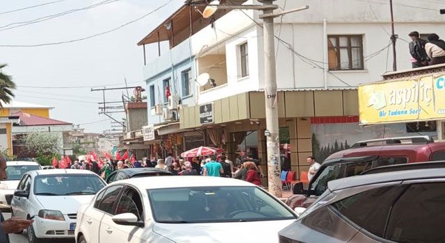 Miting Gibi Düğün Konvoyu