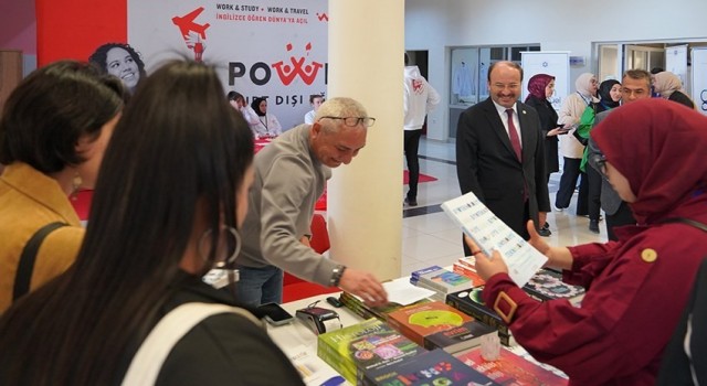 Moleküler Biyoloji ve Genetik öğrenci kongresinin ilki ETÜde gerçekleştirildi