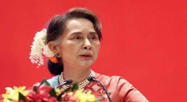 Myanmar'da devrik lider Suu Kyi ev hapsine alındı